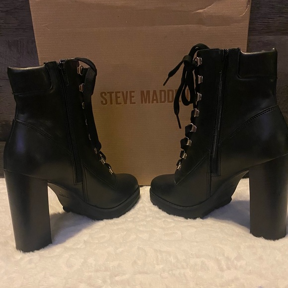 Size 6.5 Beso Black Booties, Steve Madden - Picture 3 of 4